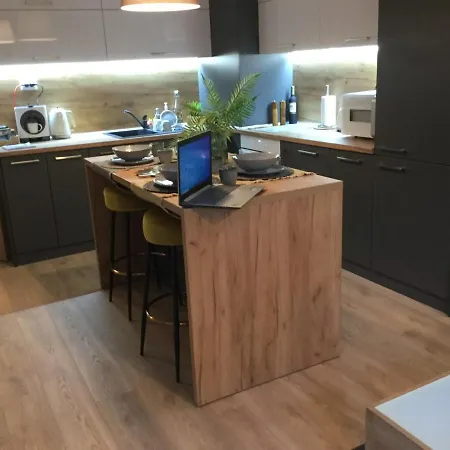 Your Place Apartment *